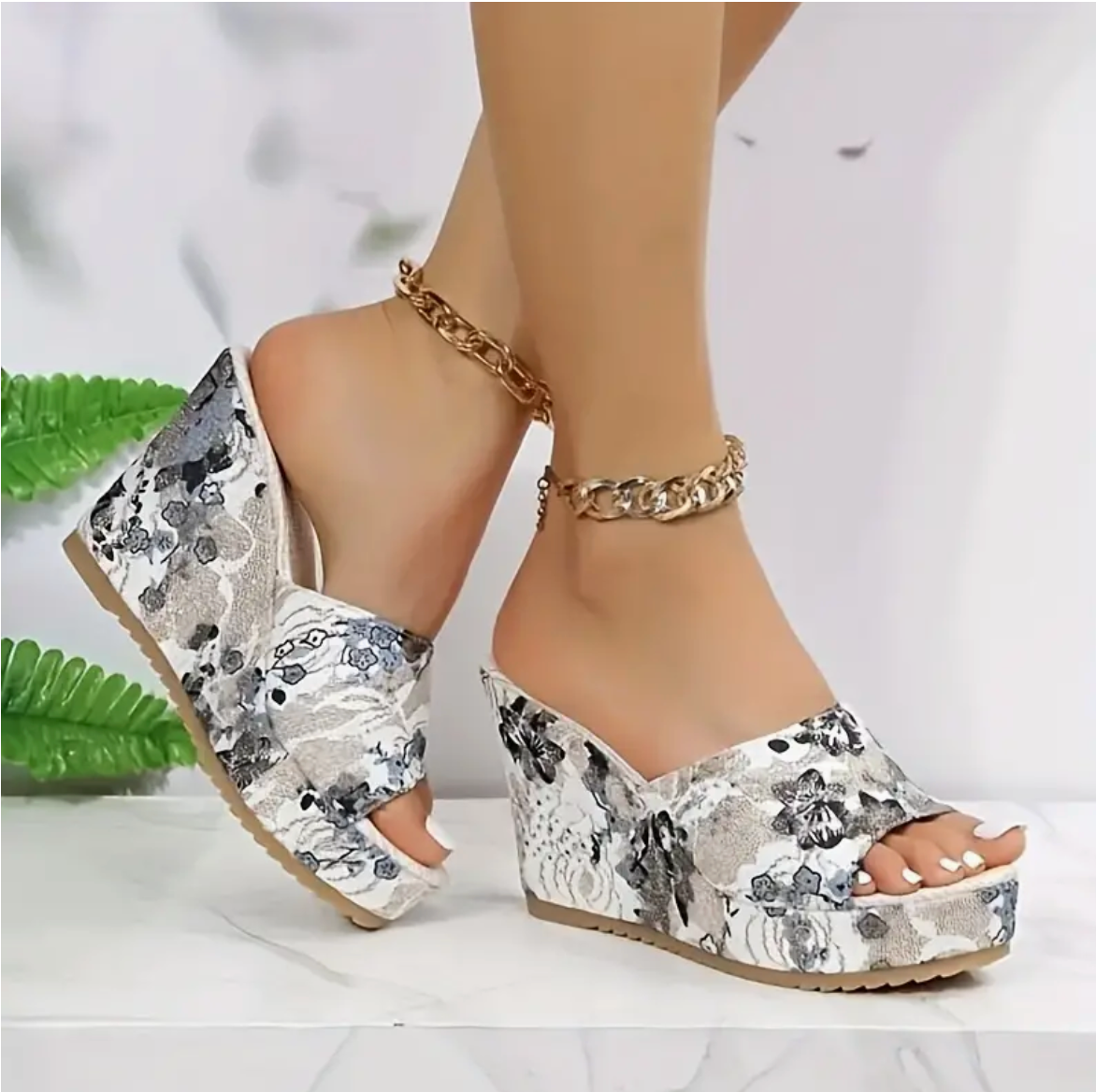 NOVA – Sandales orthopédiques à talon compensé floral