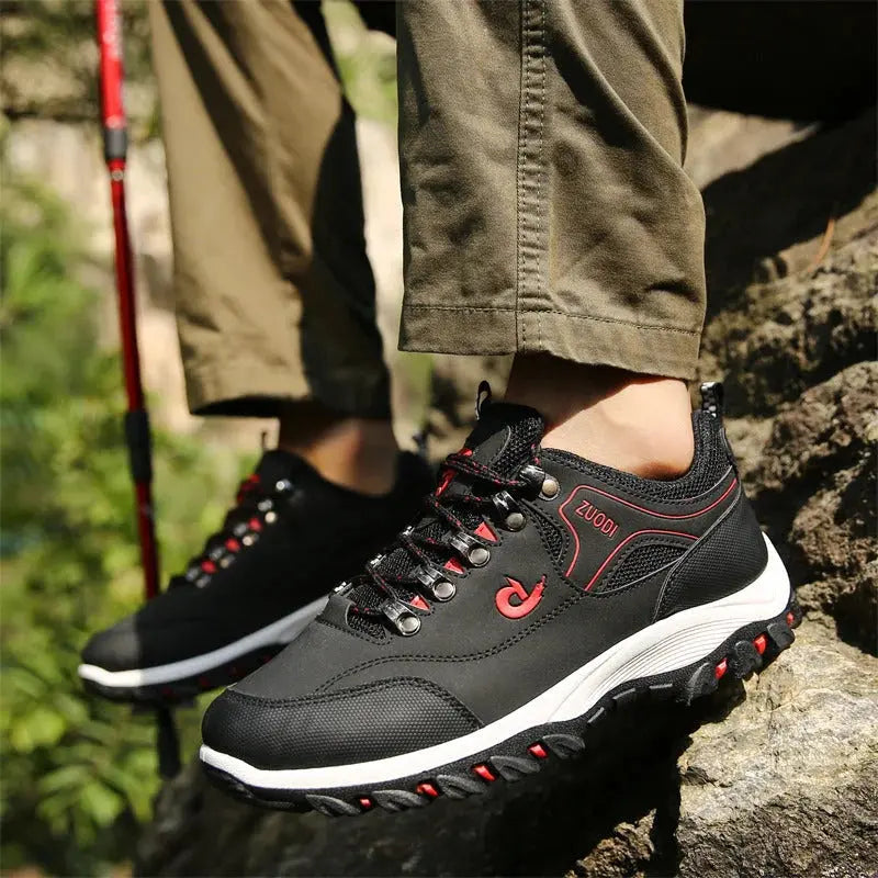 Chaussures de randonnée homme de luxe avec une touche sportive