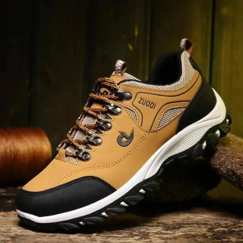 Chaussures de randonnée homme de luxe avec une touche sportive
