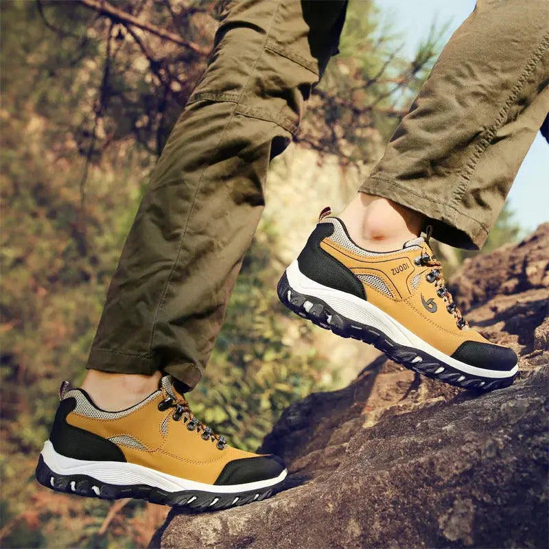 Chaussures de randonnée homme de luxe avec une touche sportive