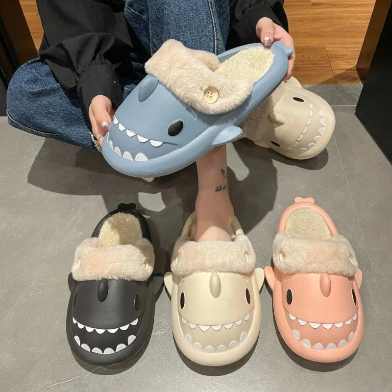 SHARKY – Pantoufles requin