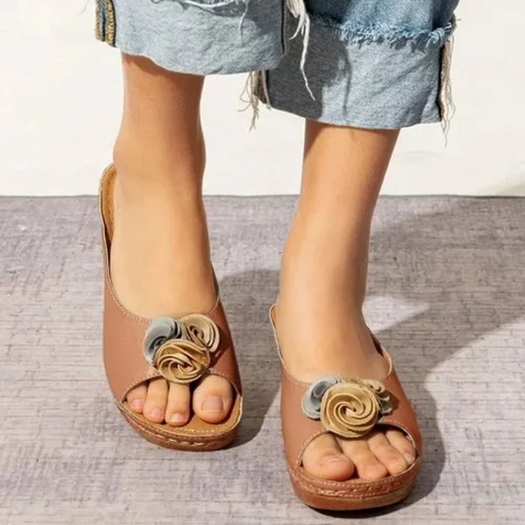 ZARA – Sandales orthopédiques à fleurs