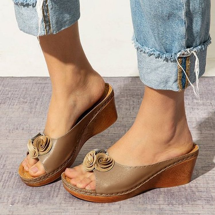 ZARA – Sandales orthopédiques à fleurs